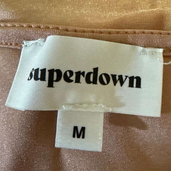 Superdown Corine Nude Pink Twist Front Short Sleeve Plunge V-Neck Bodysuit Top M - Picture 4 of 5